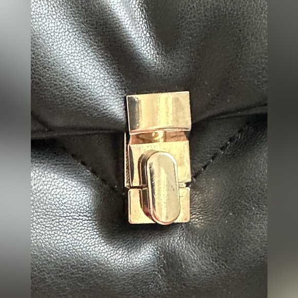 Zara Petite Quilted Handbag in Black with Gold Chain, New without tags - Picture 7 of 7